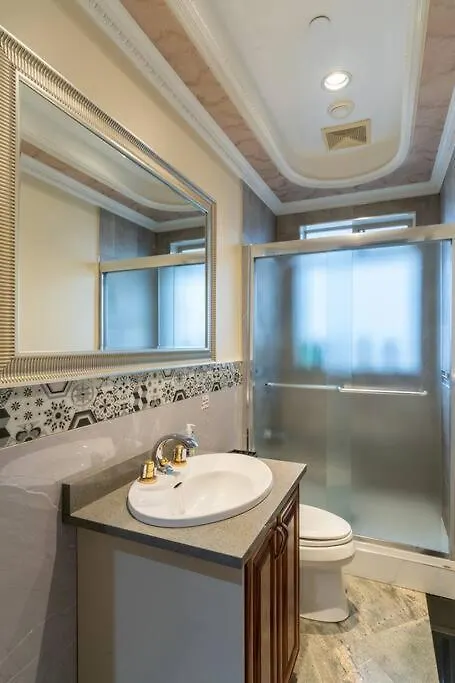 South Vancouver Home 15Mins From Airport/20Mins From Dt Canada